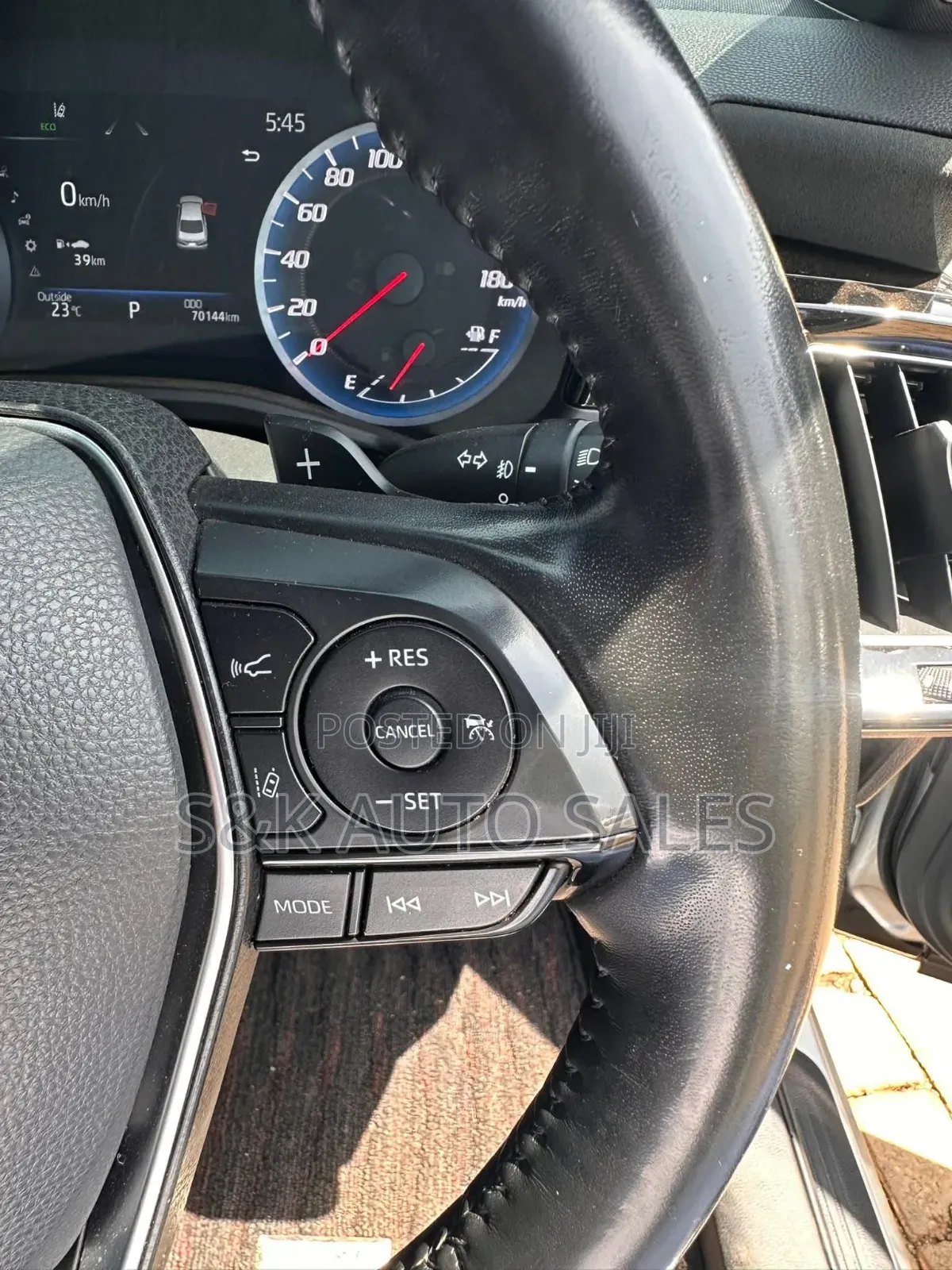 Toyota Crown 2019 Silver