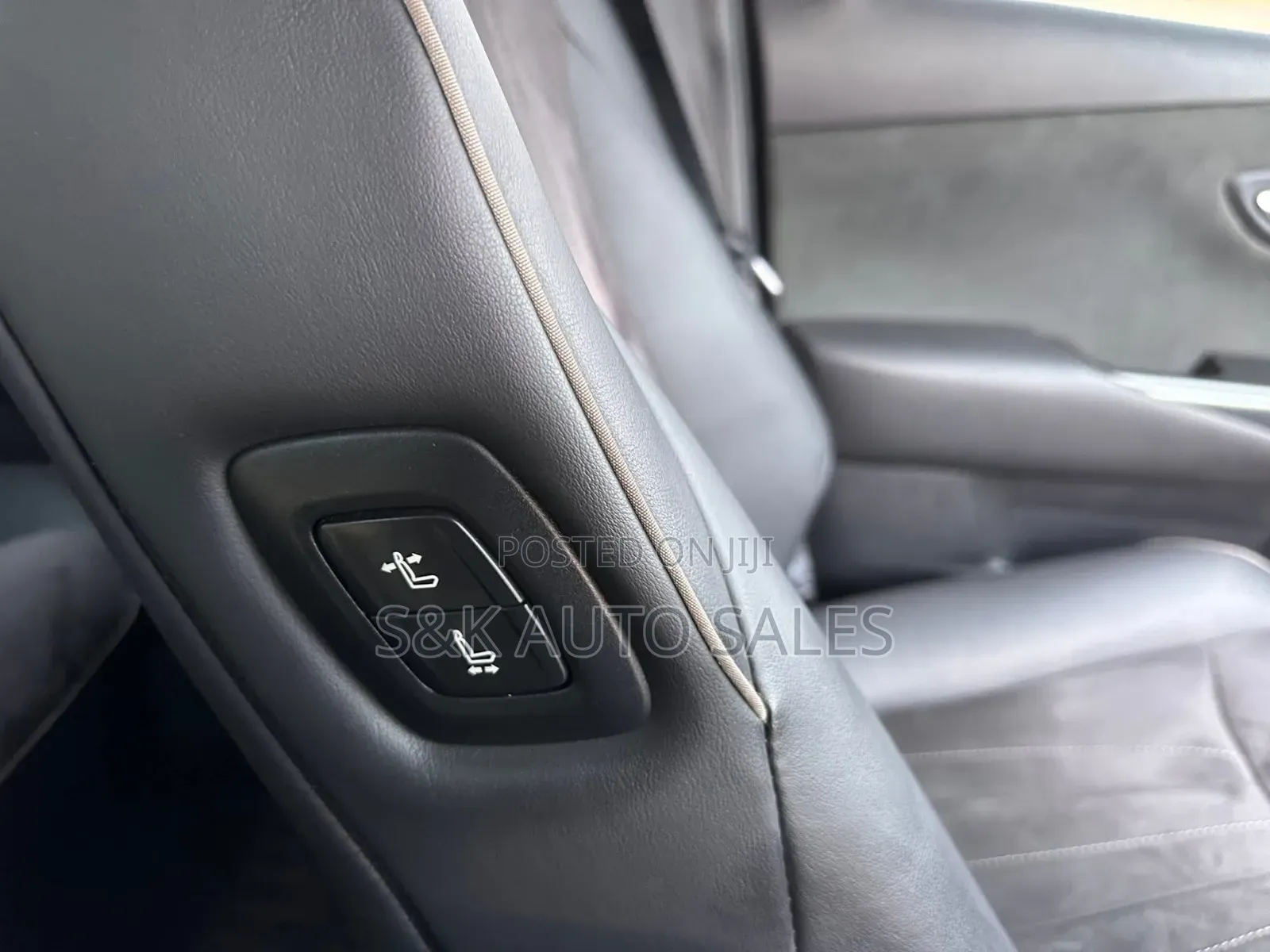 Toyota Crown 2019 Silver