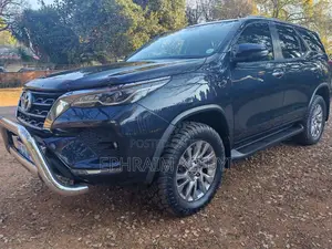 Toyota Fortuner 2021 Blue