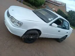Toyota Corolla II 1999 White