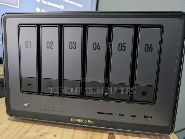 Ugreen Nasync Dxp6800 Pro 6-Bay Network Attached Storage