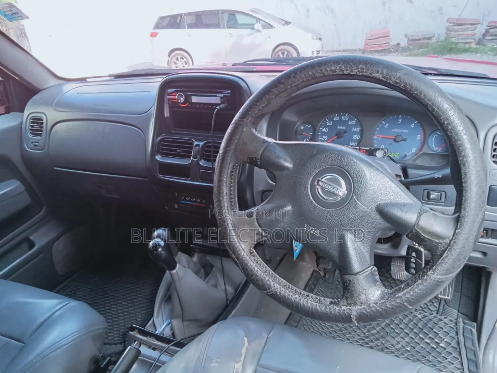Nissan Hardbody 2007 Red