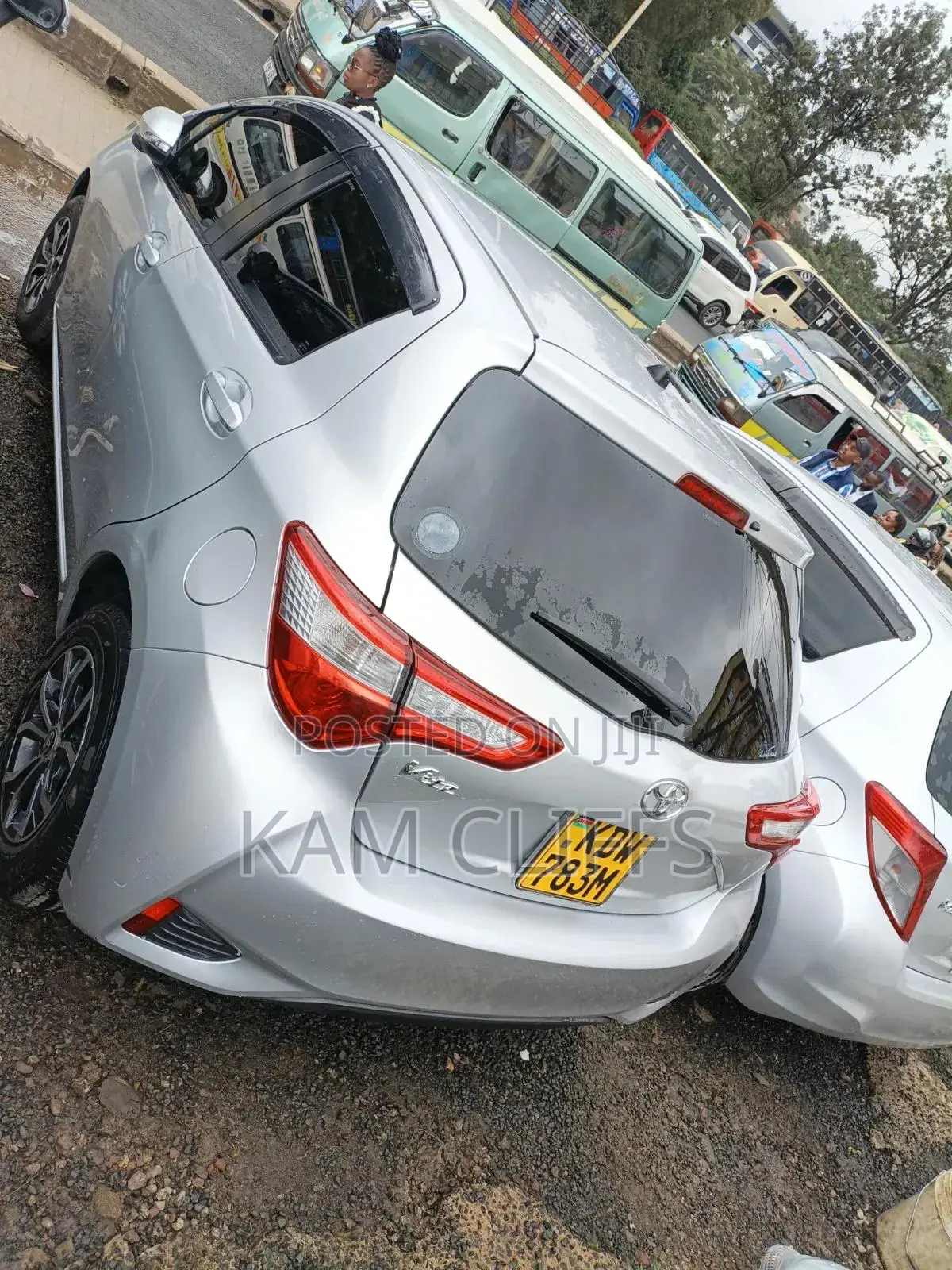 Toyota Vitz 2017 Silver