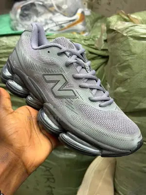 New Balance 2000