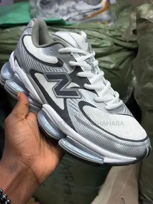 New Balance 2000