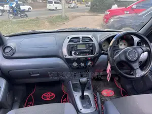 Toyota RAV4 2005 Gold