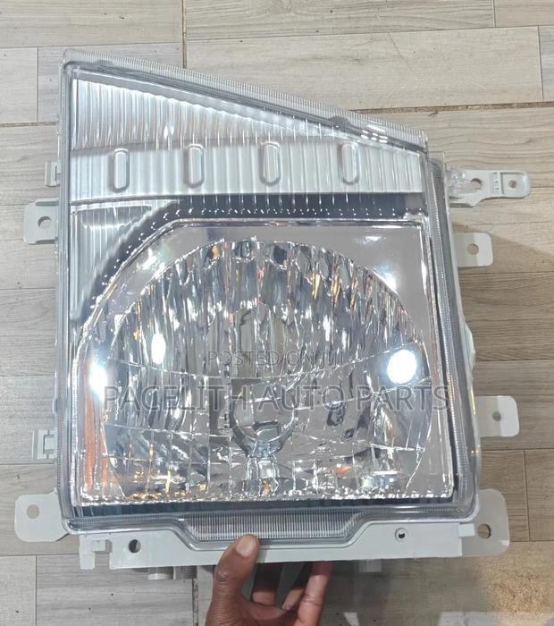 Head Lamp/ Head Light Isuzu Elf 100p