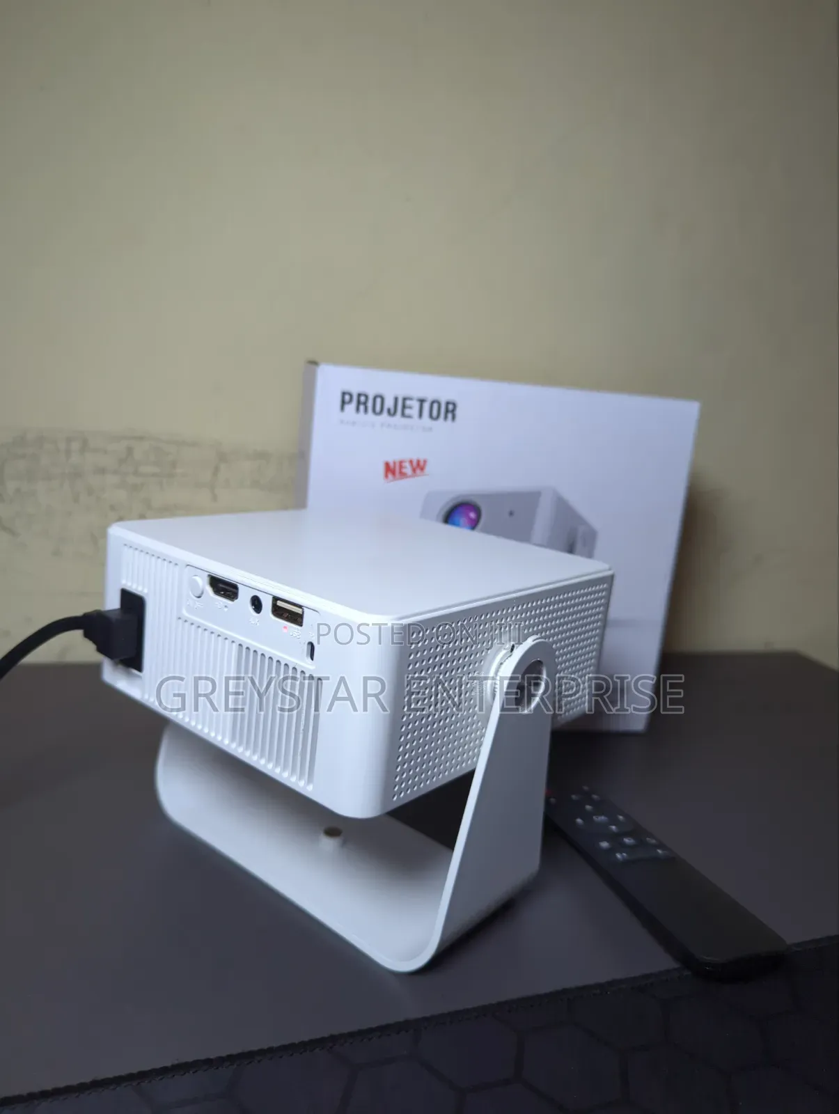  Smart Android Projector 1080p Portable Projectors