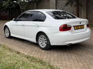 BMW 320i 2007 White