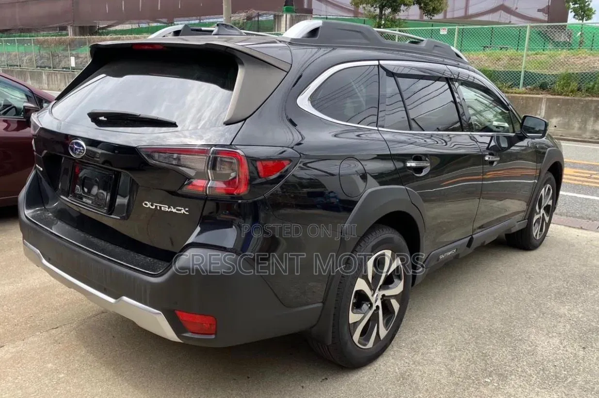 Subaru Outback 2022 Black