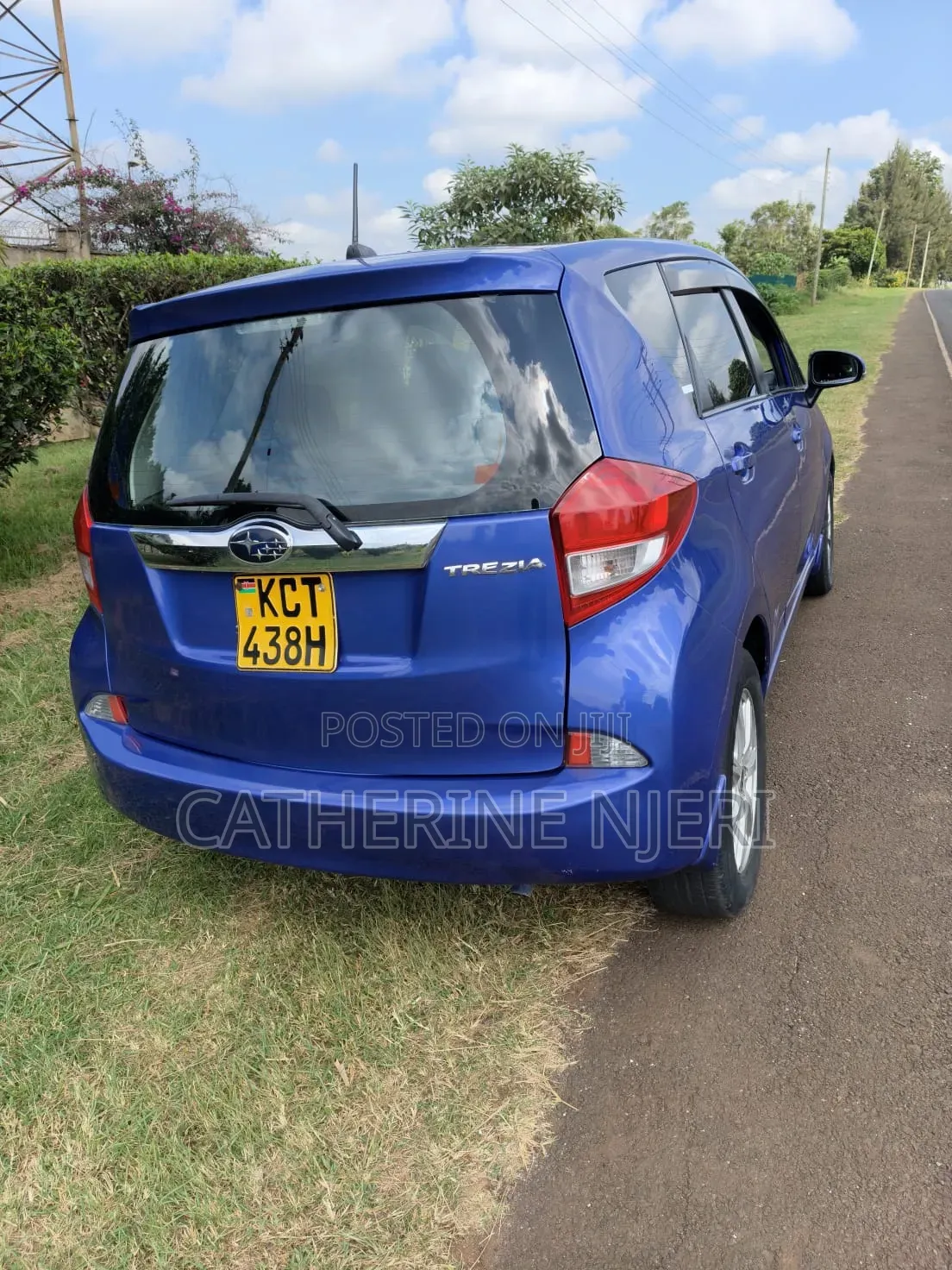 Subaru Trezia 2011 Blue