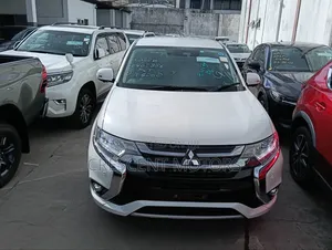 Mitsubishi Outlander 2019 Pearl