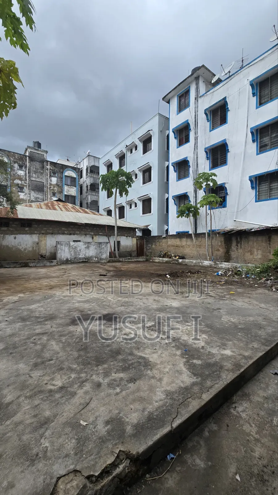 40 by 40 Land.Cbd Railway. Walled Property Ready for Construction.
