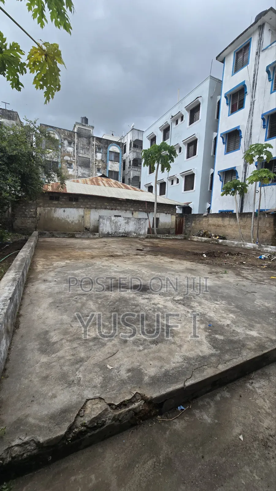40 by 40 Land.Cbd Railway. Walled Property Ready for Construction.