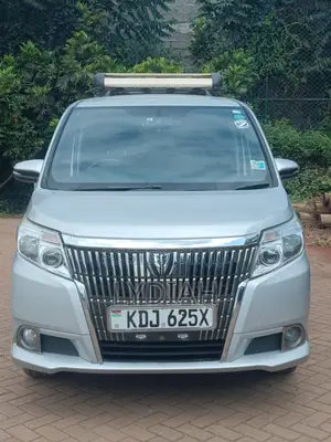 Toyota Esquire 2015 Silver