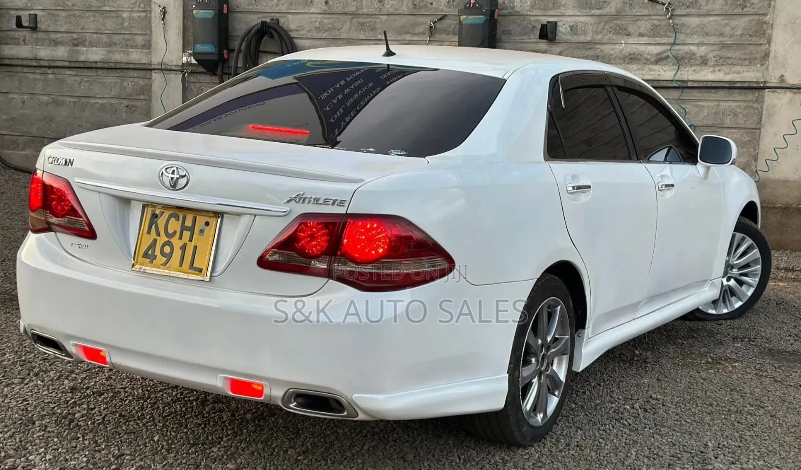 Toyota Crown 2009 White