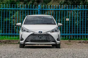 Toyota Vitz 1.0 FWD 5dr 2019 White