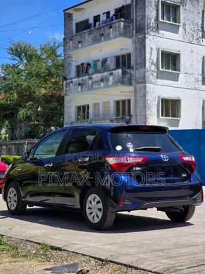 Toyota Vitz 2018 Blue
