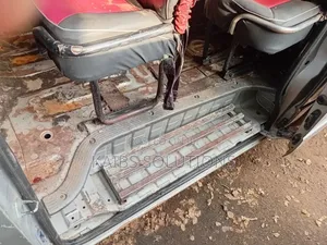 Toyota HiAce 2006 Silver