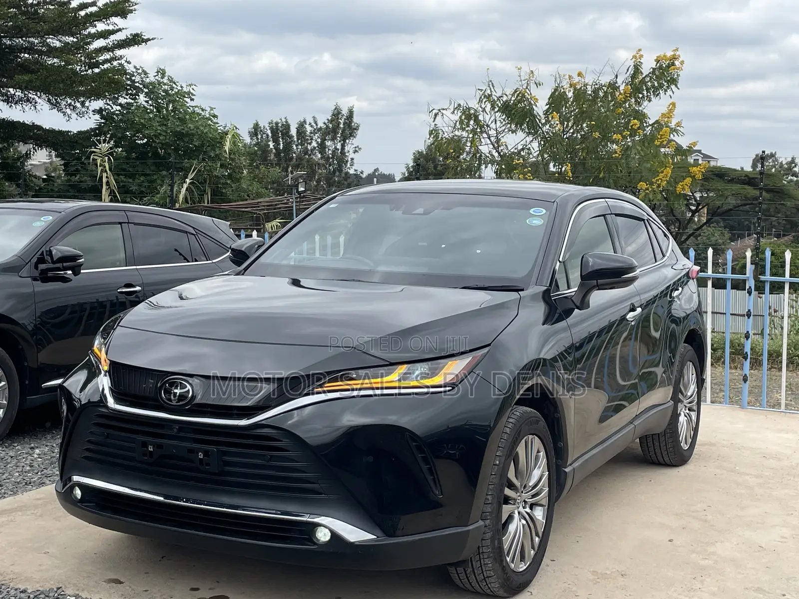 Toyota Harrier 2.0 2020 Gray