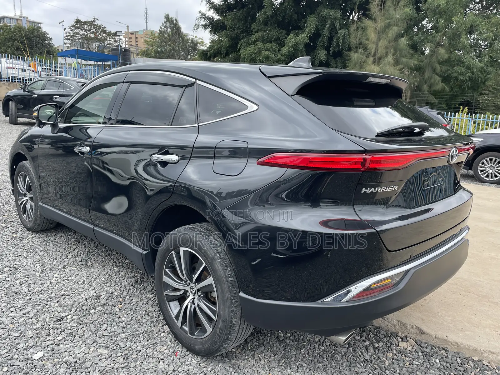 Toyota Harrier 2.0 2020 Black