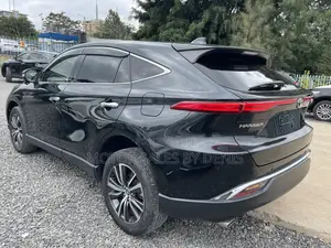 Toyota Harrier 2.0 2020 Black