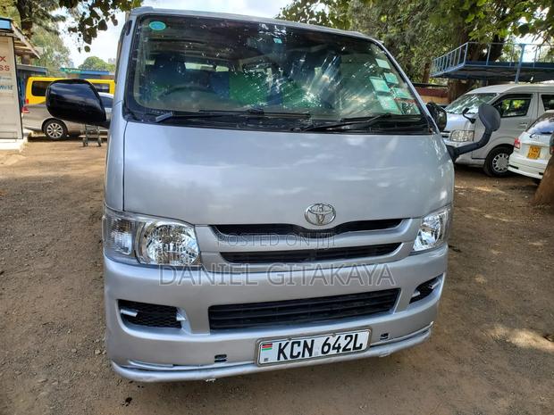 Toyota HiAce 2011 Silver - thumbnail 2