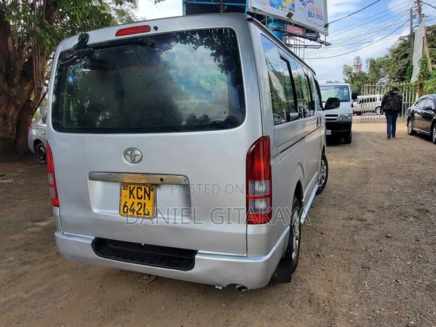 Toyota HiAce 2011 Silver - thumbnail 3