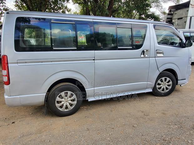 Toyota HiAce 2011 Silver - thumbnail 4
