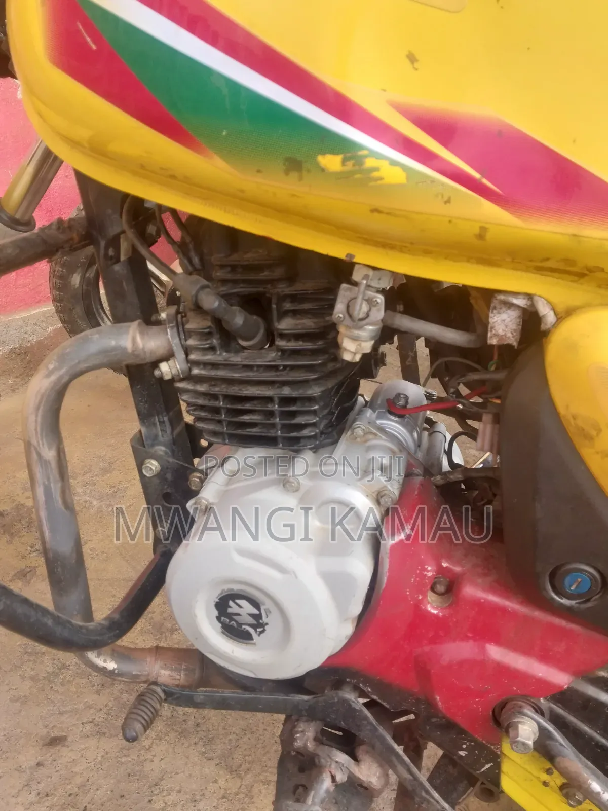 Bajaj Boxer 125 2025 Yellow