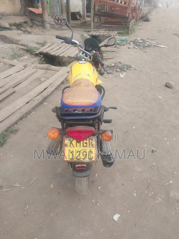 Bajaj Boxer 125 2025 Yellow - thumbnail 6