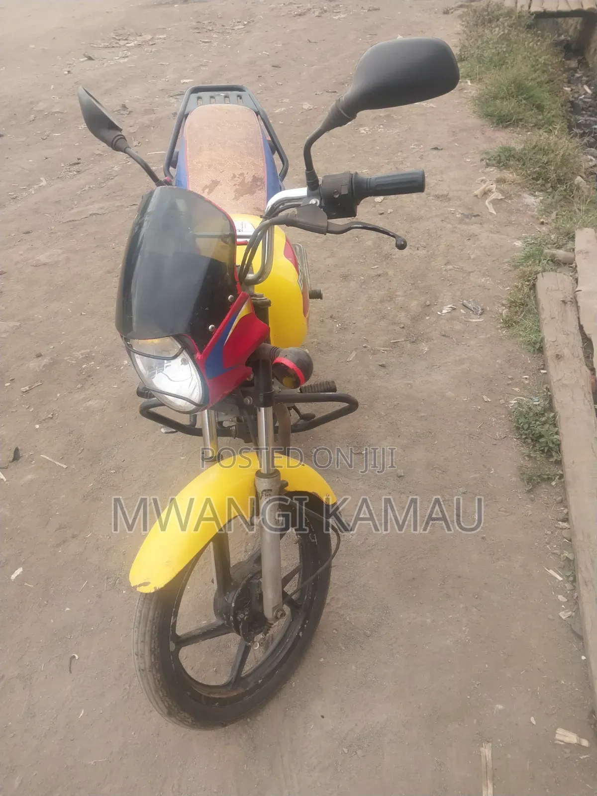 Bajaj Boxer 125 2025 Yellow