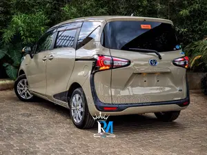Toyota Sienta 2019 Beige