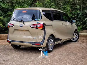 Toyota Sienta 2019 Beige