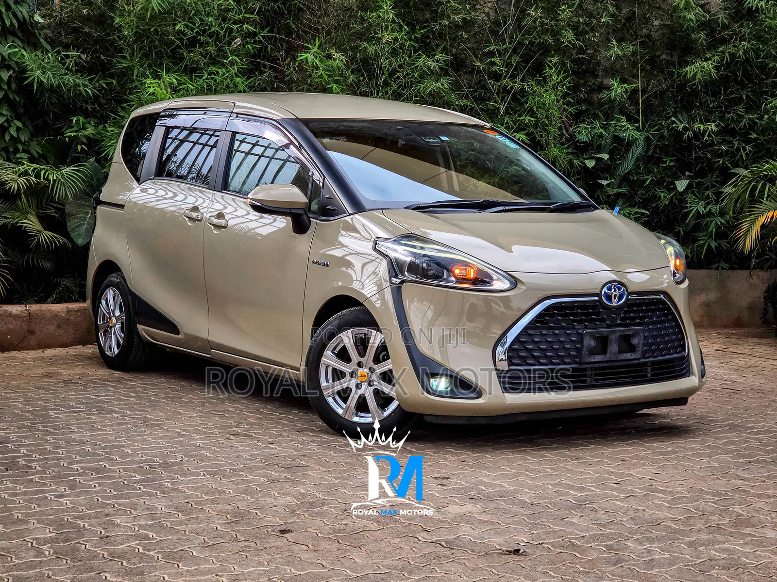 Toyota Sienta 2019 Beige