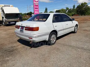 Toyota Corona Premio 2000 White