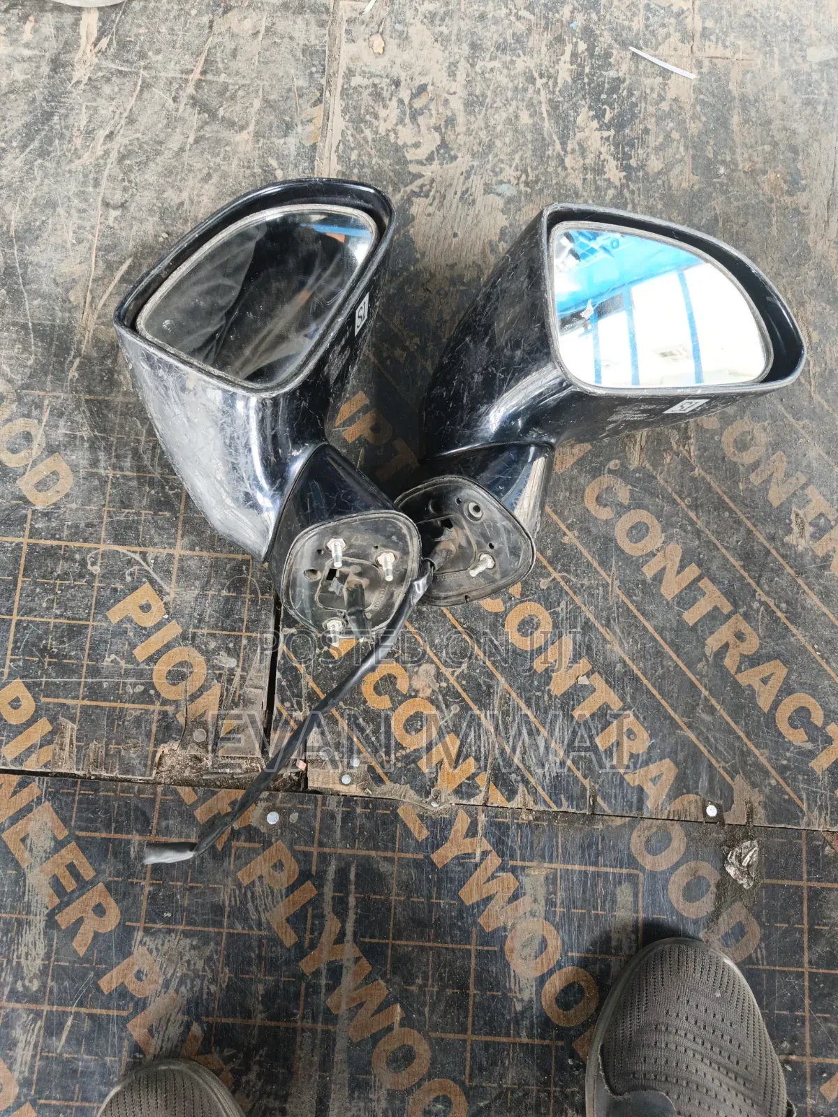 Honda Airwaves 2005 Side Mirror Left Side Only
