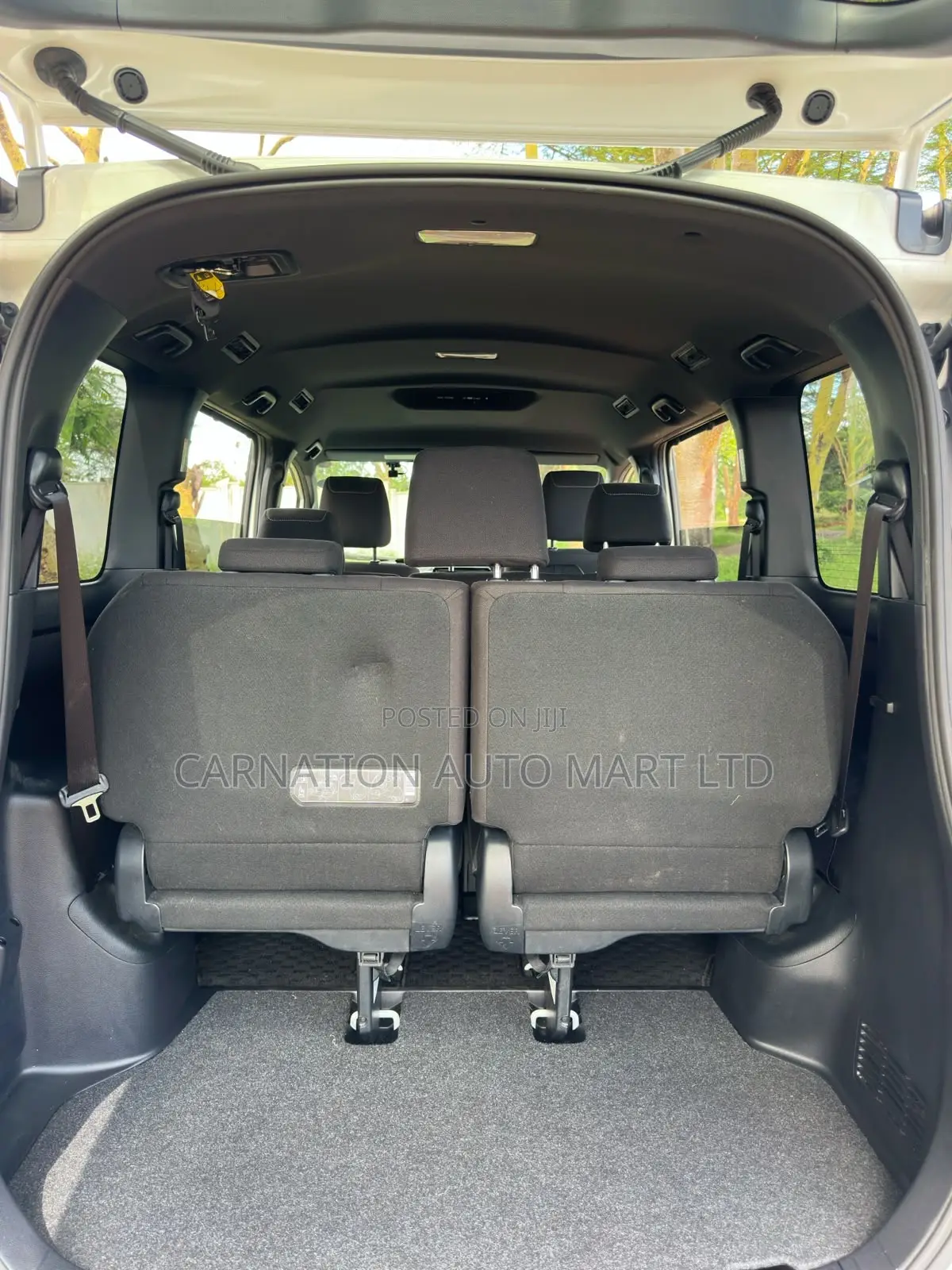 Toyota Esquire 2018 White