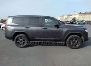 Toyota Land Cruiser LC300 2022 Gray