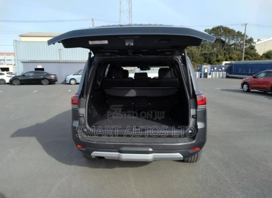 Toyota Land Cruiser LC300 2022 Gray