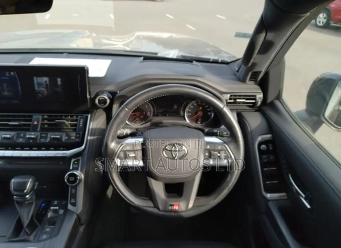 Toyota Land Cruiser LC300 2022 Gray