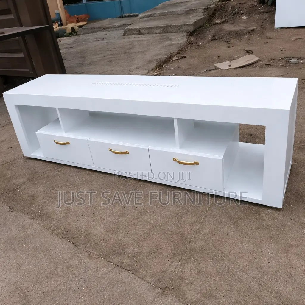 Modern White Tv Stand / Entertainment Unit – 3 Drawers