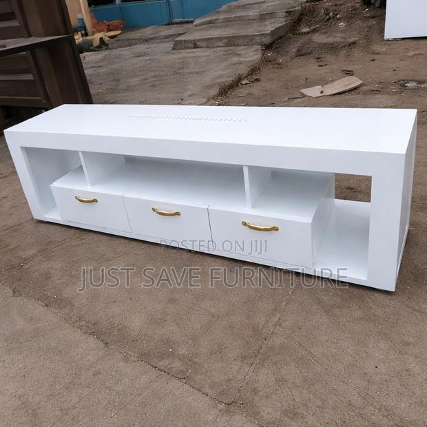 Modern White Tv Stand / Entertainment Unit – 3 Drawers