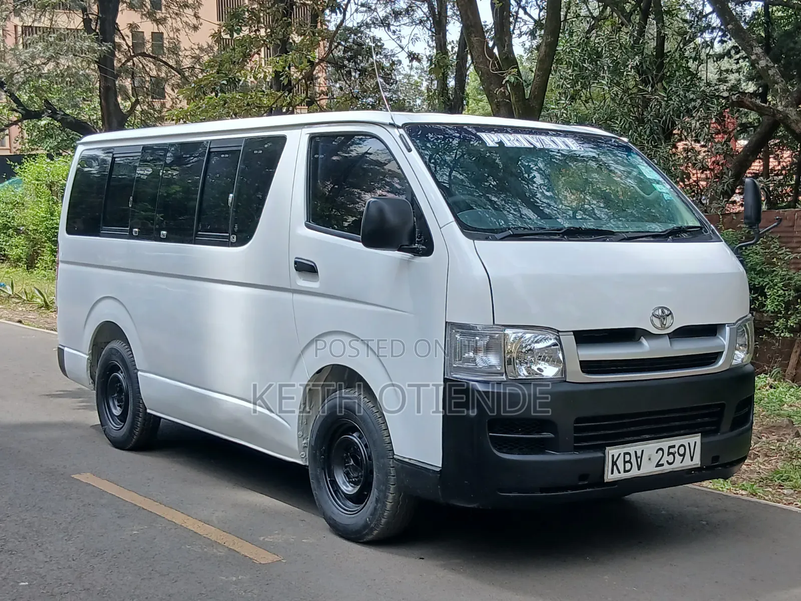Toyota HiAce 2005 White