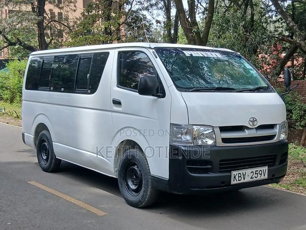 Toyota HiAce 2005 White - thumbnail 2