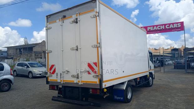 Isuzu Elf 2016 - thumbnail 3