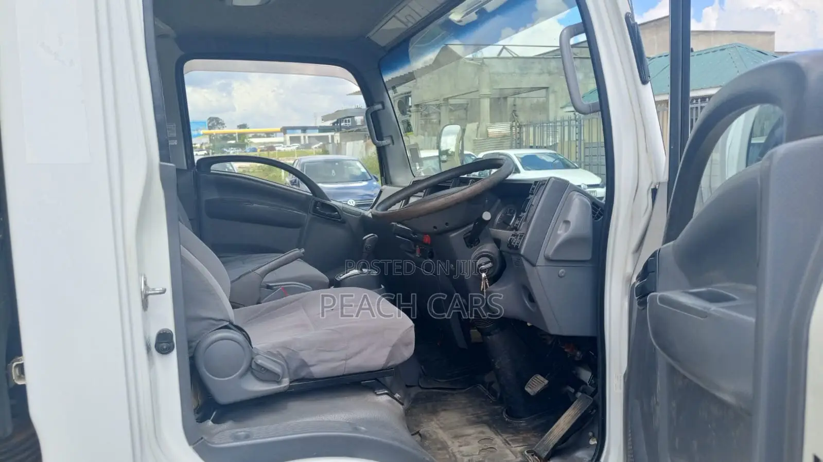 Isuzu Elf 2016