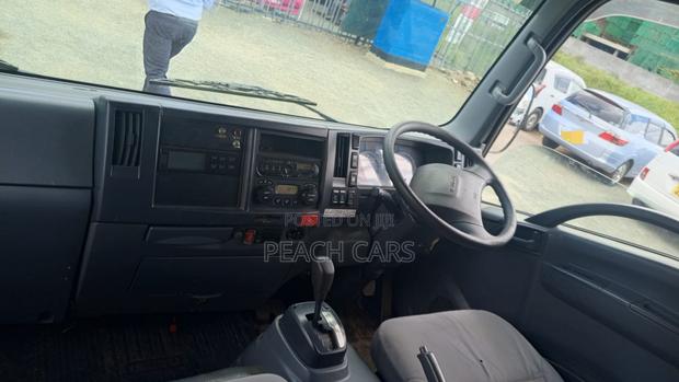 Isuzu Elf 2016 - thumbnail 9