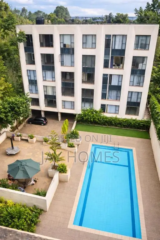 Cozy Studio Near Karen | Pool, Wifi Parking