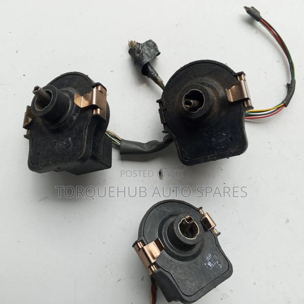 Toyota Crown Majesta Suspension Sensor - thumbnail 3